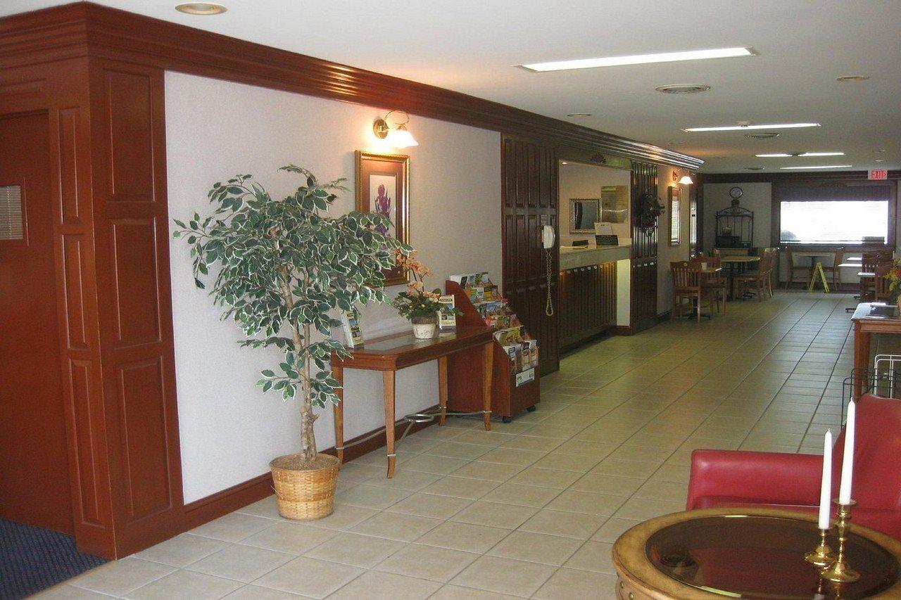 Astoria Hotel Danville North Bagian luar foto