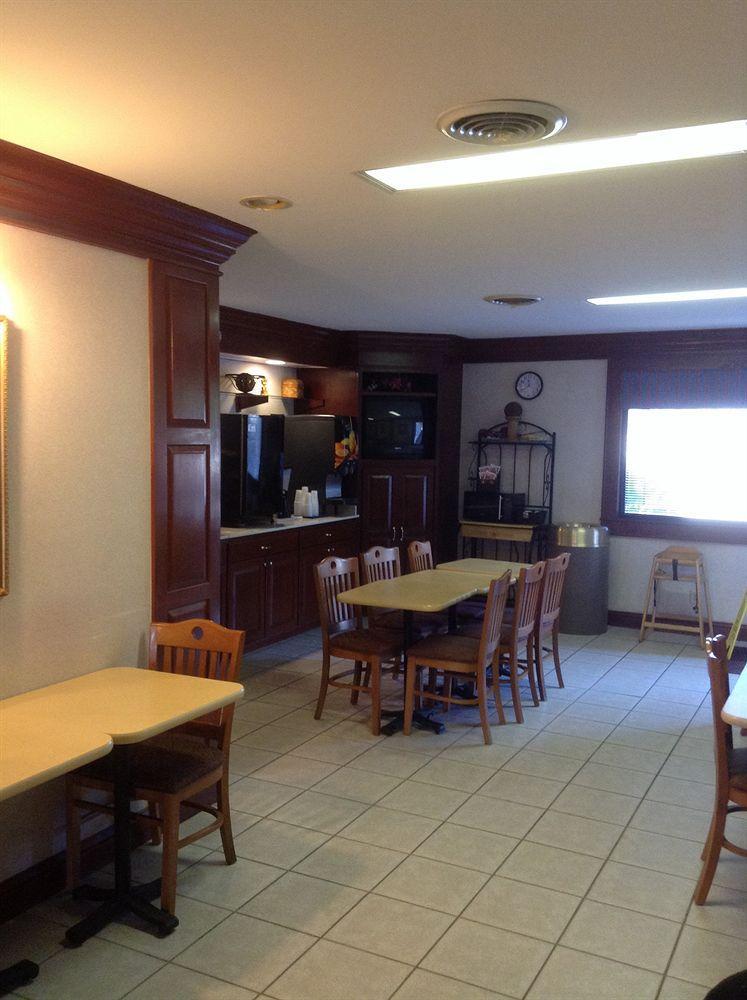 Astoria Hotel Danville North Bagian luar foto
