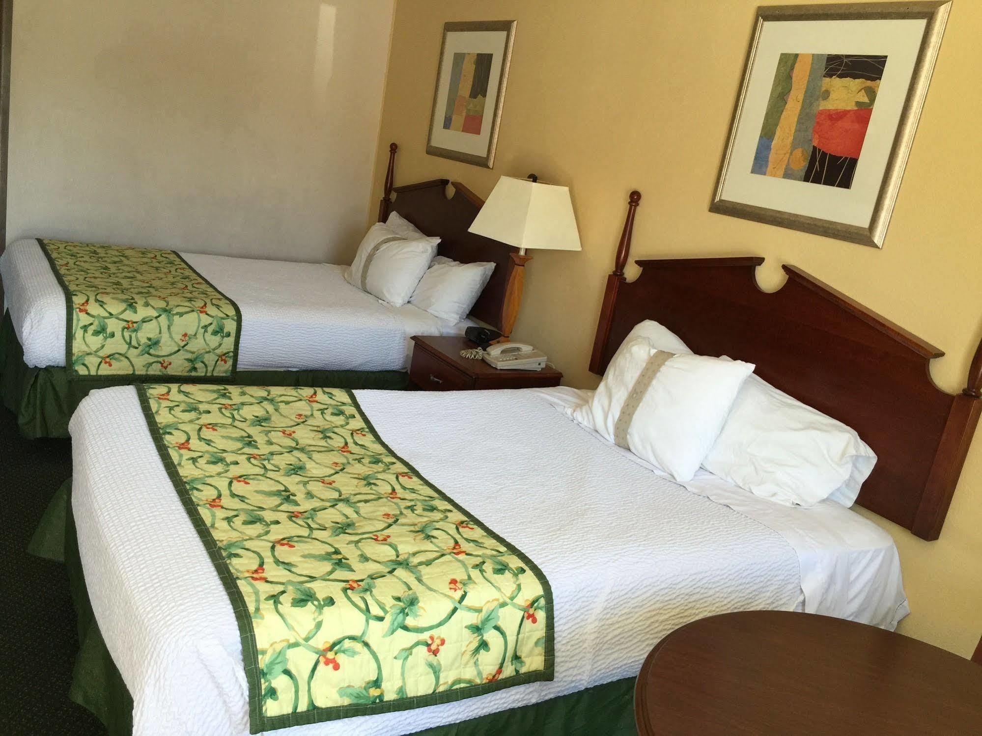 Astoria Hotel Danville North Bagian luar foto