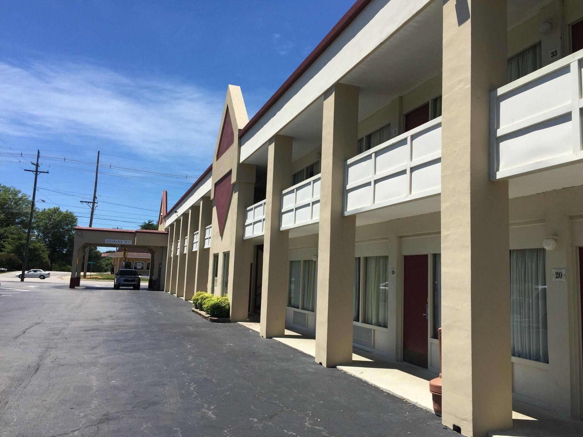 Astoria Hotel Danville North Bagian luar foto